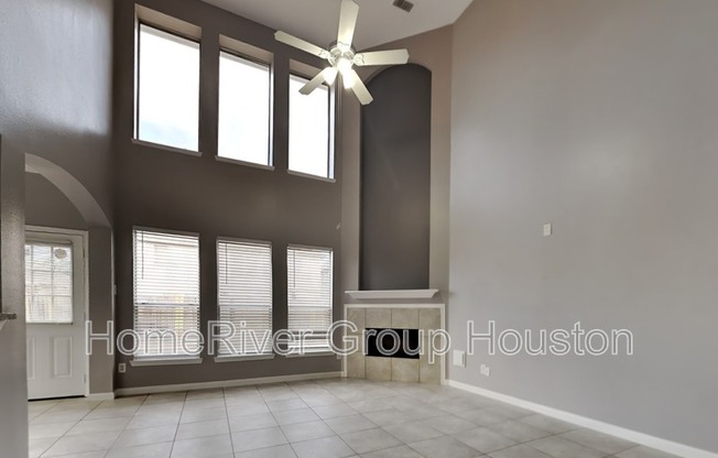 1710 CARRIAGE RUN CT