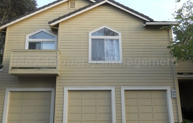 Available now 2 Bedrooms 2 Bathrooms Townhouse!!!