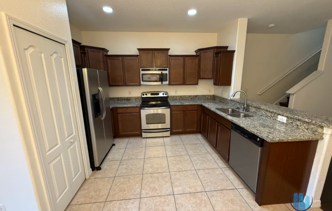 BEAUTIFUL 2 bedroom, 2.5 bath  townhome  FOR RENT IN BRANDON, FL