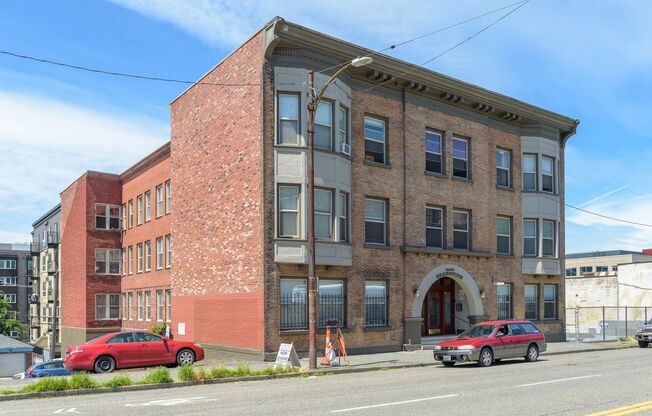 1 bed, 1 bath, 500 sqft, $1,295, Unit X