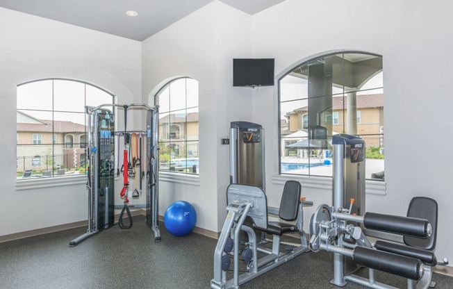 Two Level Fitness Center at Sorrento at Deer Creek Apartment Homes, Overland Park