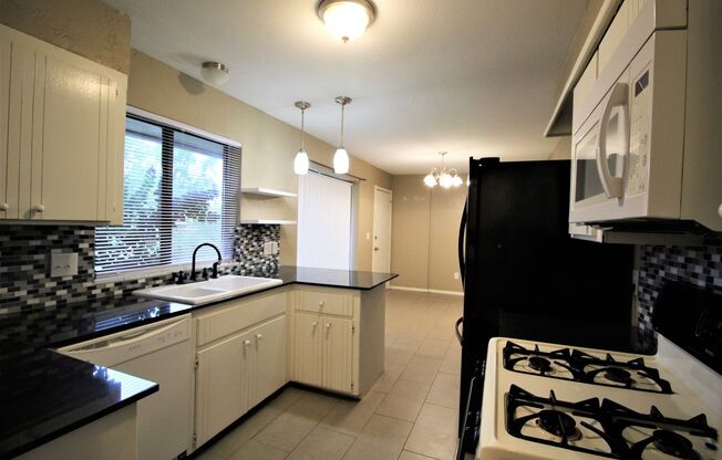 Great 3 bed, 2 bath, 2 Car home in Edmond