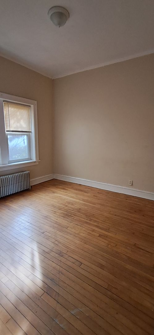 1 bed, 1 bath, 700 sqft, $795, Unit 1