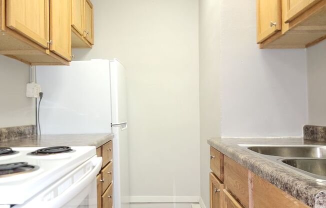 2 beds, 1 bath, $639, Unit 101 - 3