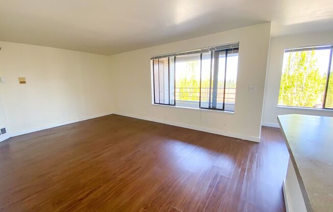 2 beds, 2 baths, 900 sqft, $2,795, Unit 201