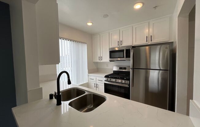 2 beds, 1.5 baths, 1,150 sqft, $2,548, Unit 218