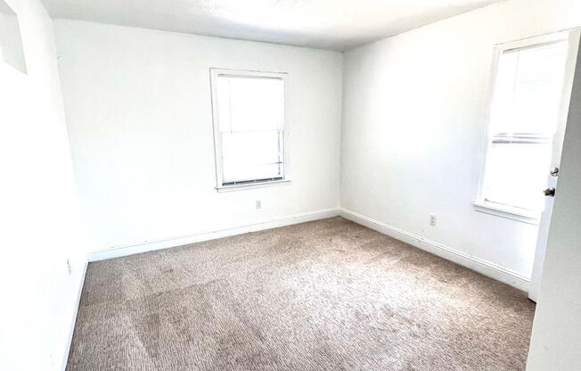 3 beds, 1 bath, $1,000