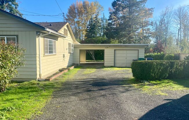 Adorable 3 Bed/2 Bathroom Vintage Style Home in Brier - AVAILABLE NOW!