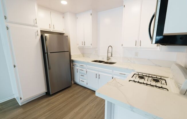 3 beds, 2 baths, 1,400 sqft, $2,898, Unit 229