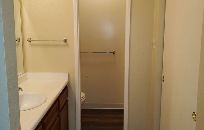 2 beds, 2 baths, $1,925, Unit B