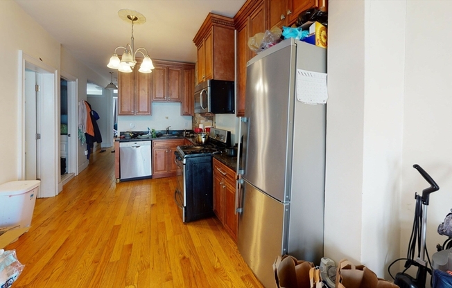 2 beds, 2 baths, 950 sqft, $2,595, Unit 2