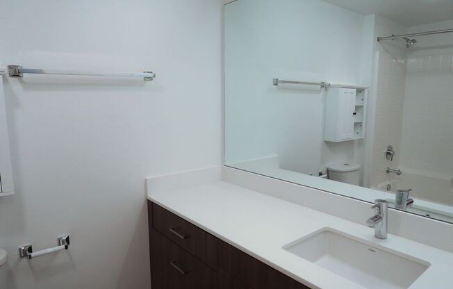 1 bed, 2 baths, 739 sqft, $2,319, Unit 112
