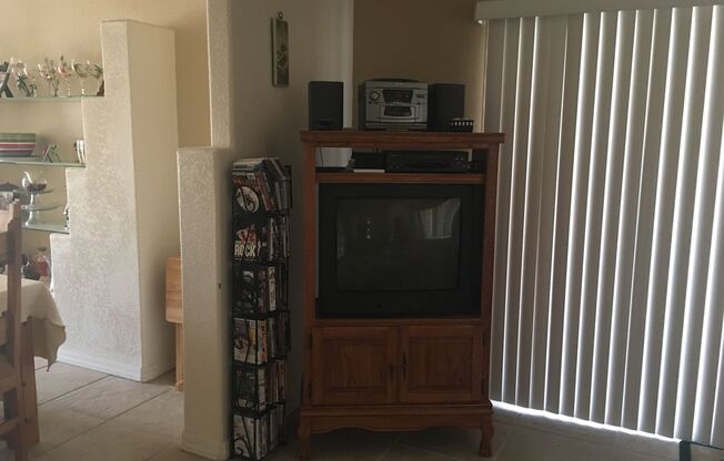 2 beds, 2 baths, $1,400