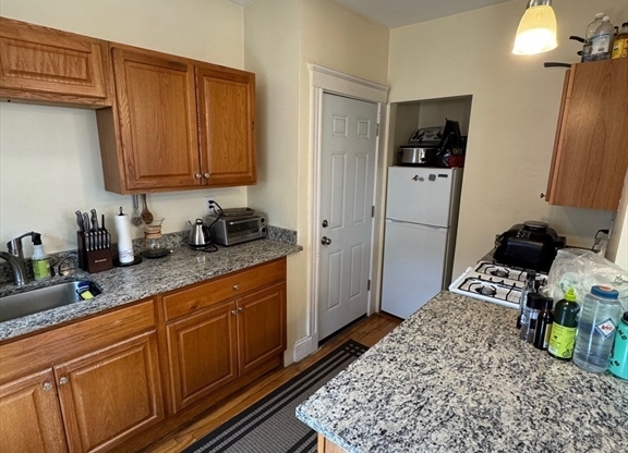 6 SHERBORN CT