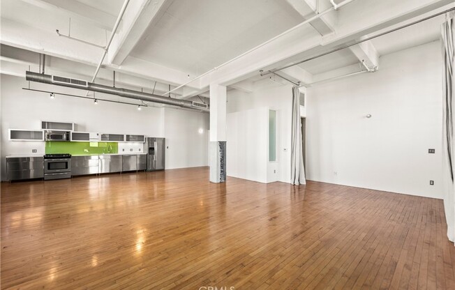 1 bed, 2 baths, 1,189 sqft, $4,500