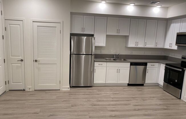 1 bed, 1 bath, 610 sqft, $2,195, Unit 112