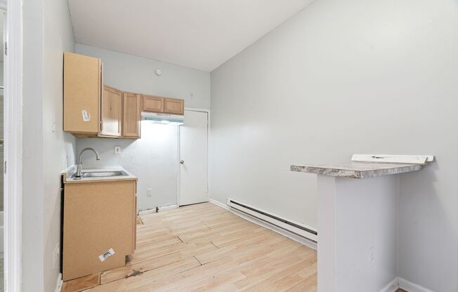 1 bed, 1 bath, $850