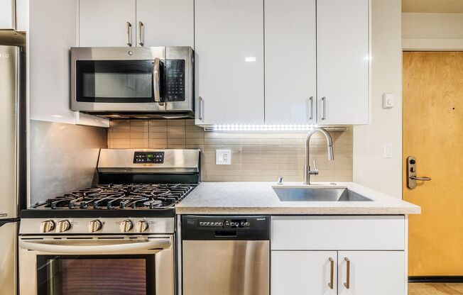 Studio, 1 bath, 287 sqft, $1,235, Unit 120