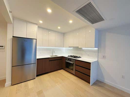 144 49 NORTHERN BLVD