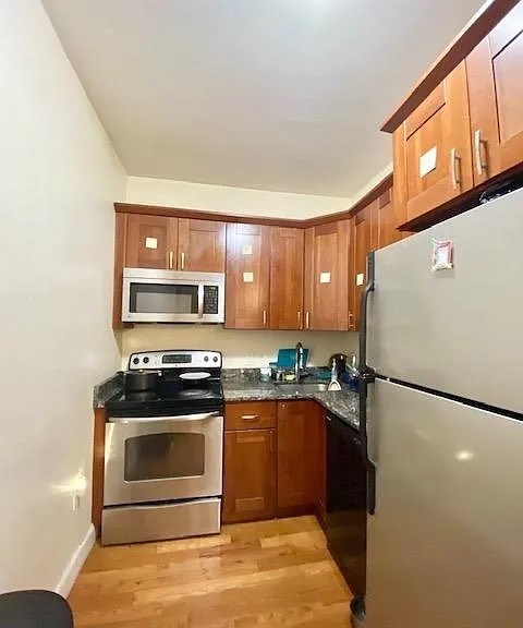 4 beds, 2 baths, $6,100, Unit 2