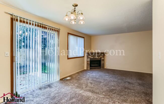 3 beds, 2.5 baths, 1,200 sqft, $2,095, Unit Unit 6054