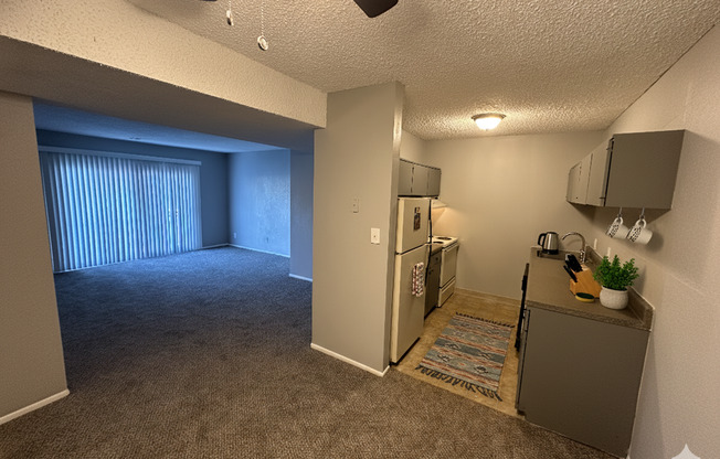 2 beds, 1.5 baths, 900 sqft, $920, Unit 605-202