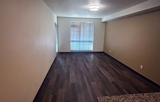 1 bed, 1 bath, 743 sqft, $1,400, Unit 123
