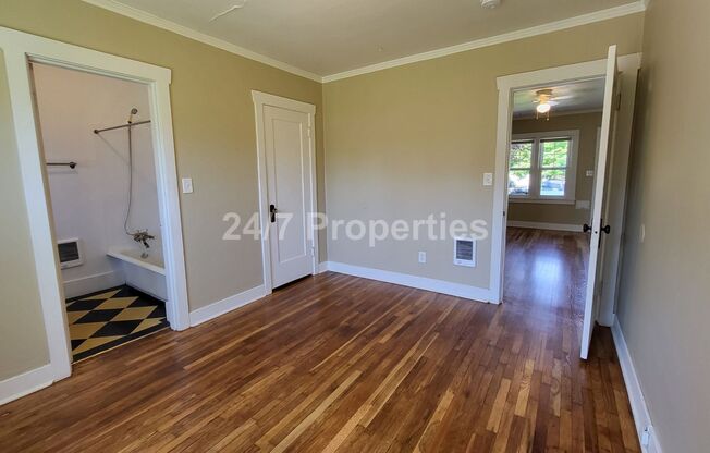 Vintage 1BD I 1BA Unit - Hawthorne Belmont!