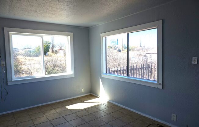 2 beds, 1 bath, 600 sqft, $800, Unit 244