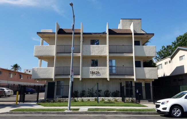 37 unit building close to CSUN!