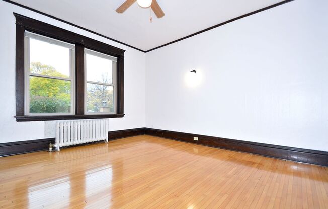 1 bed, 1 bath, 410 sqft, $975, Unit 5 - 130 - 4