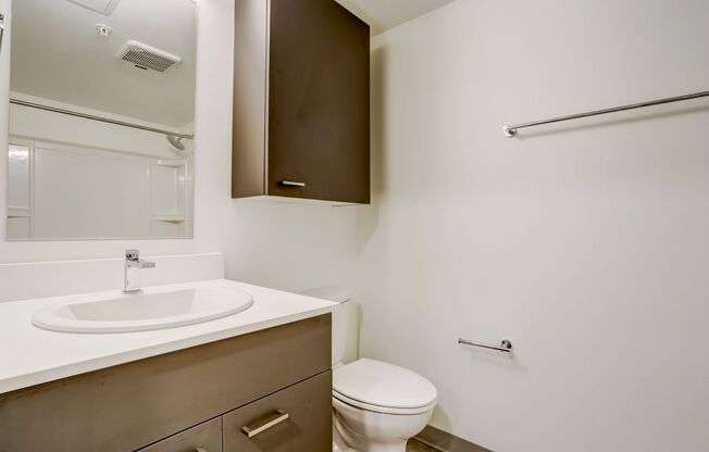 Studio, 1 bath, 250 sqft, $995, Unit B04