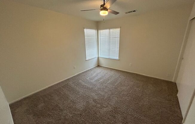 3 beds, 2 baths, $1,750, Unit 3303