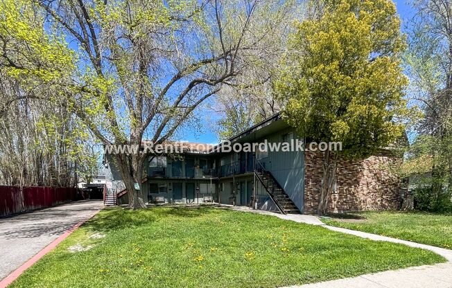 161  E Beryl Ave