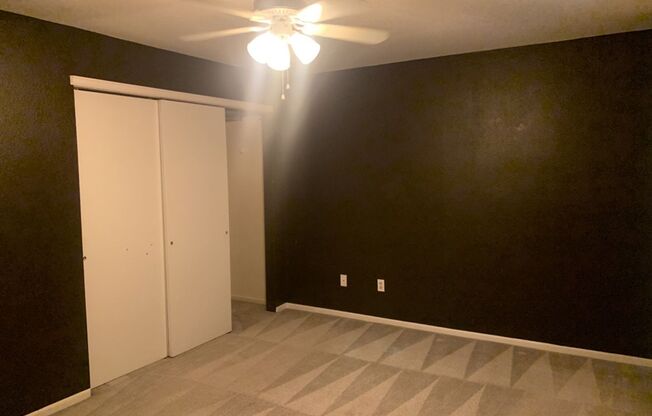 1036 Mirrormere Cir