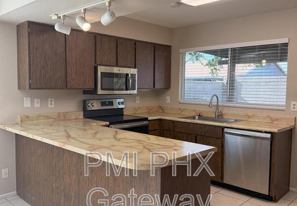 1623 W PAMPA AVE