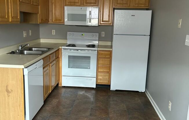 1 bed, 1 bath, 620 sqft, $925, Unit 6928-B