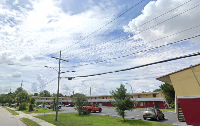 550 S JOHN YOUNG PKWY