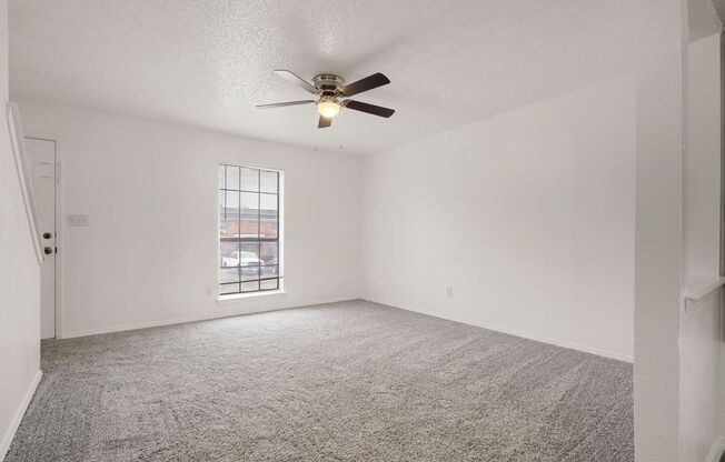 Your Dream Home Awaits! Spacious 2 Bed, 1.5 Bath Apartment in Prime Location near Downtown Van Buren