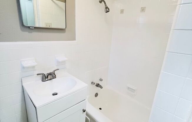 Studio, 1 bath, 556 sqft, $650