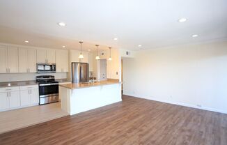 2 beds, 1 bath, $2,700, Unit Unit 1