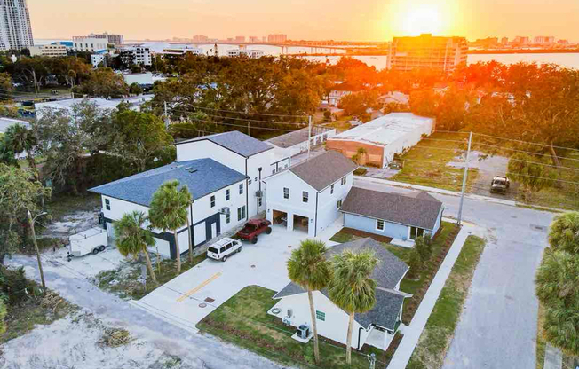 607 MAPLE ST