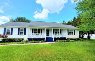 900 COUNTRY TRL CT