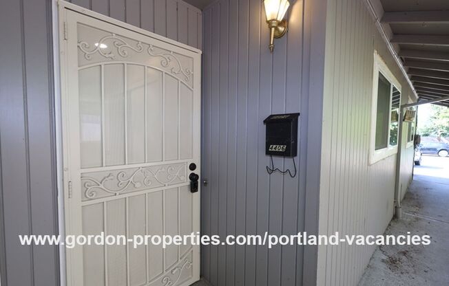 2 beds, 1 bath, $1,595