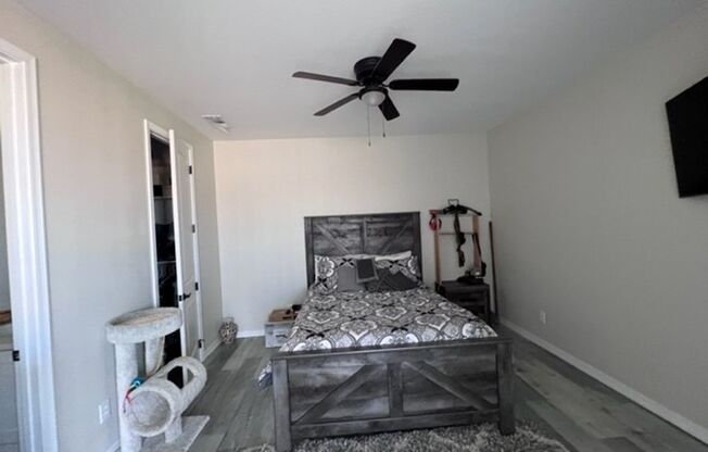 3 beds, 2 baths, $2,200