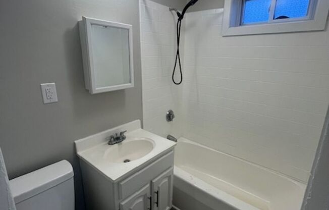 230 Fort Pleasant Ave / 62 Warner Street