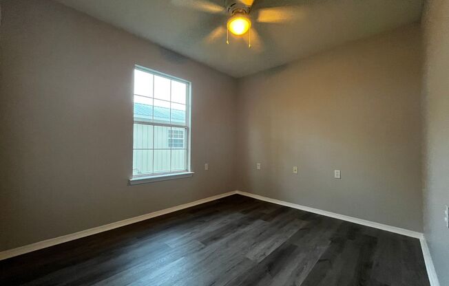 3 beds, 2 baths, $875, Unit I