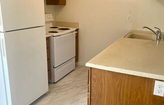 1 bed, 1 bath, $1,050, Unit 28