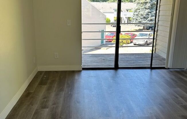 1 bed, 1 bath, 640 sqft, $1,400, Unit 335-215