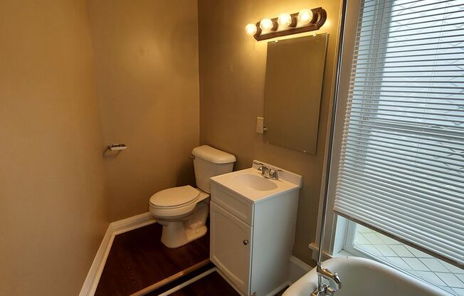 2 beds, 1 bath, 790 sqft, $1,290, Unit 705 Conway St